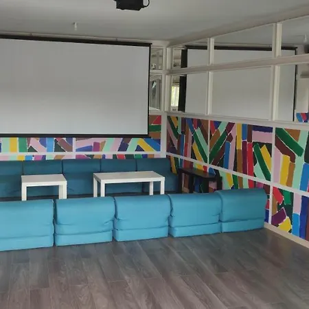 Entier A 15 Mn D'avignon, 10mn D'orange Deux Roquemaure (Gard)