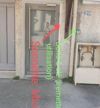 Entier A 15 Mn D'avignon, 10mn D'orange Deux 로크모르