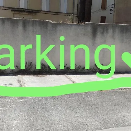 Entier A 15 Mn D'avignon, 10mn D'orange Deux