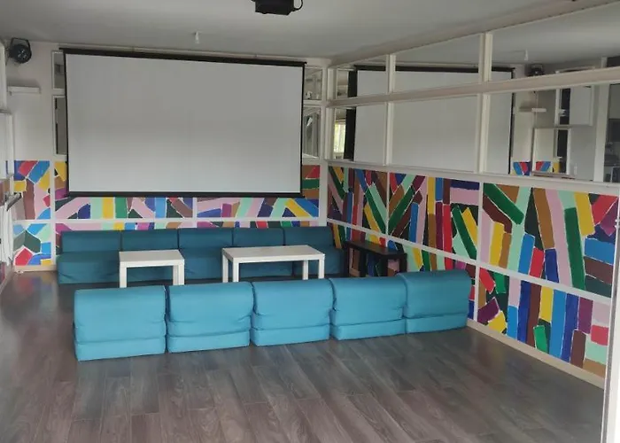 Entier A 15 Mn D'avignon, 10mn D'orange Deux Рокемор